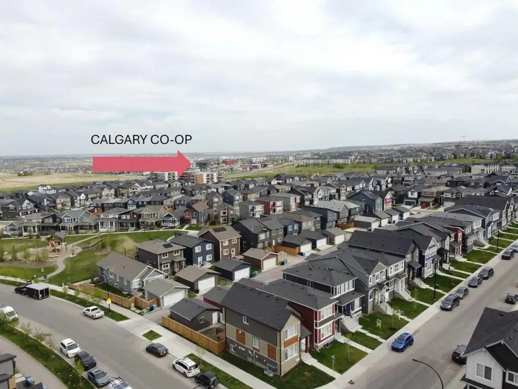 238 Aquila Drive NW Calgary AB T3R 1Y6