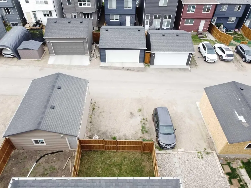 238 Aquila Drive NW Calgary AB T3R 1Y6