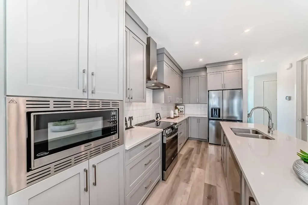 238 Aquila Drive NW Calgary AB T3R 1Y6