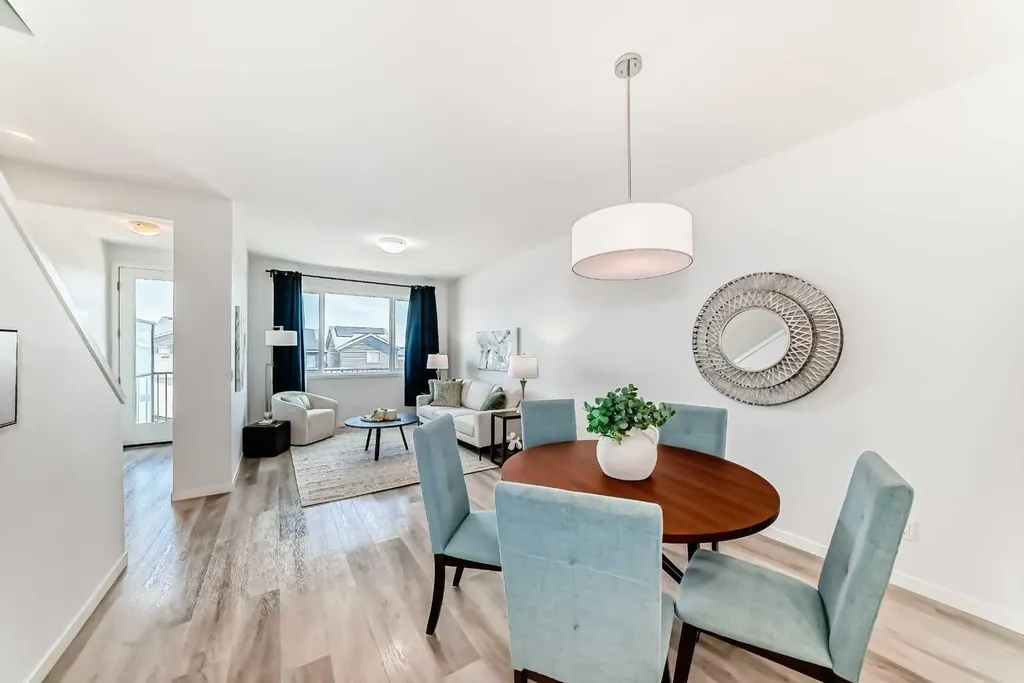 238 Aquila Drive NW Calgary AB T3R 1Y6