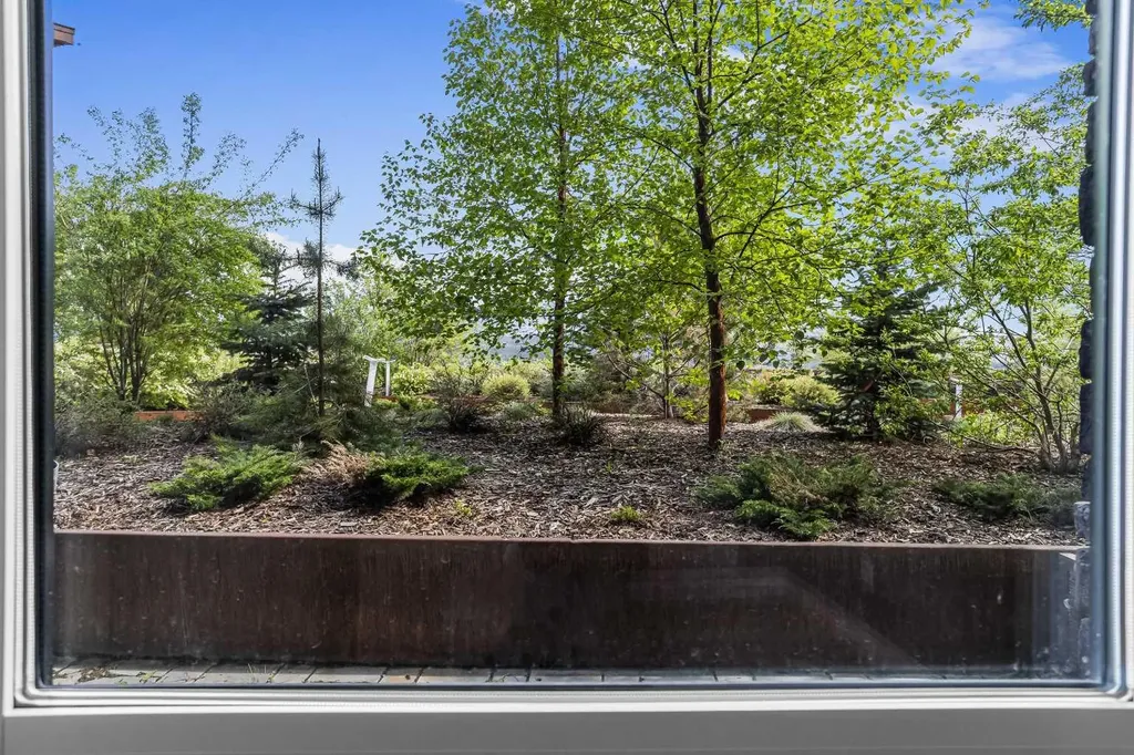 106 Stewart Creek Rise Canmore AB T1W 0L8