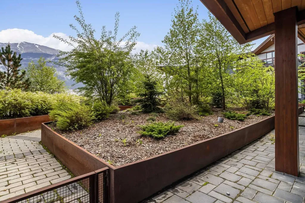 106 Stewart Creek Rise Canmore AB T1W 0L8