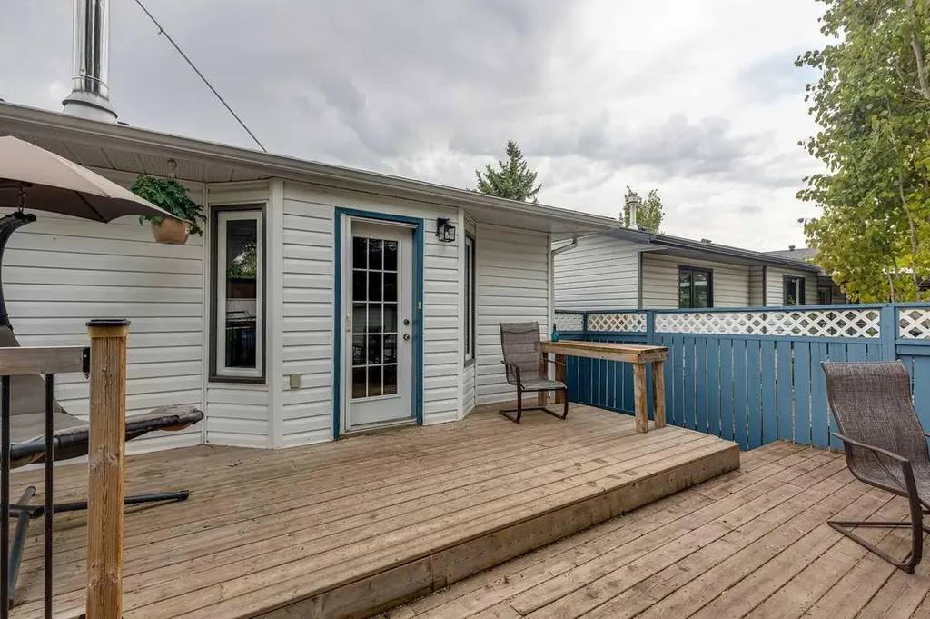 24 Bruns Bay Lacombe AB T4L 1P2