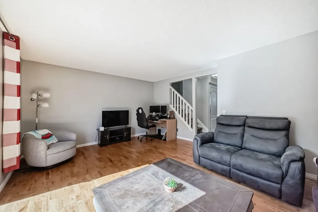 9930 Bonaventure Drive SE Calgary AB T2J 4L4