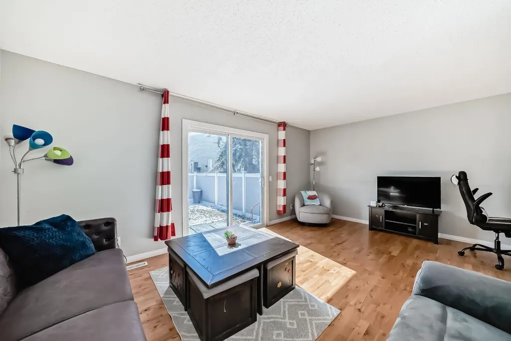 9930 Bonaventure Drive SE Calgary AB T2J 4L4