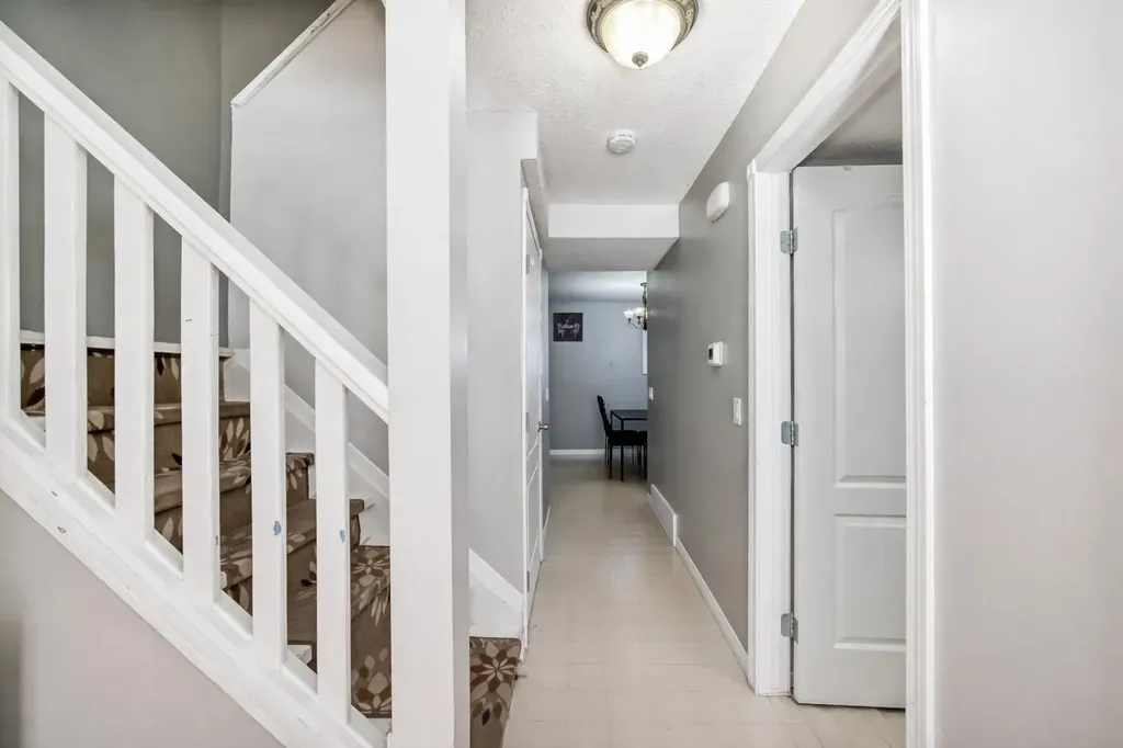 9930 Bonaventure Drive SE Calgary AB T2J 4L4