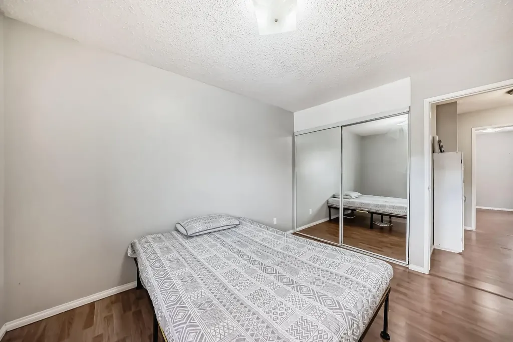 9930 Bonaventure Drive SE Calgary AB T2J 4L4