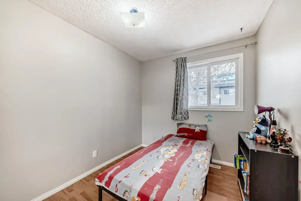 9930 Bonaventure Drive SE Calgary AB T2J 4L4