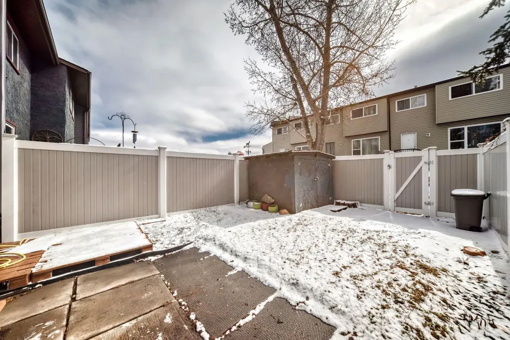 9930 Bonaventure Drive SE Calgary AB T2J 4L4