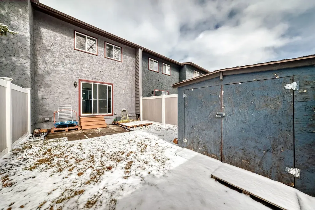 9930 Bonaventure Drive SE Calgary AB T2J 4L4