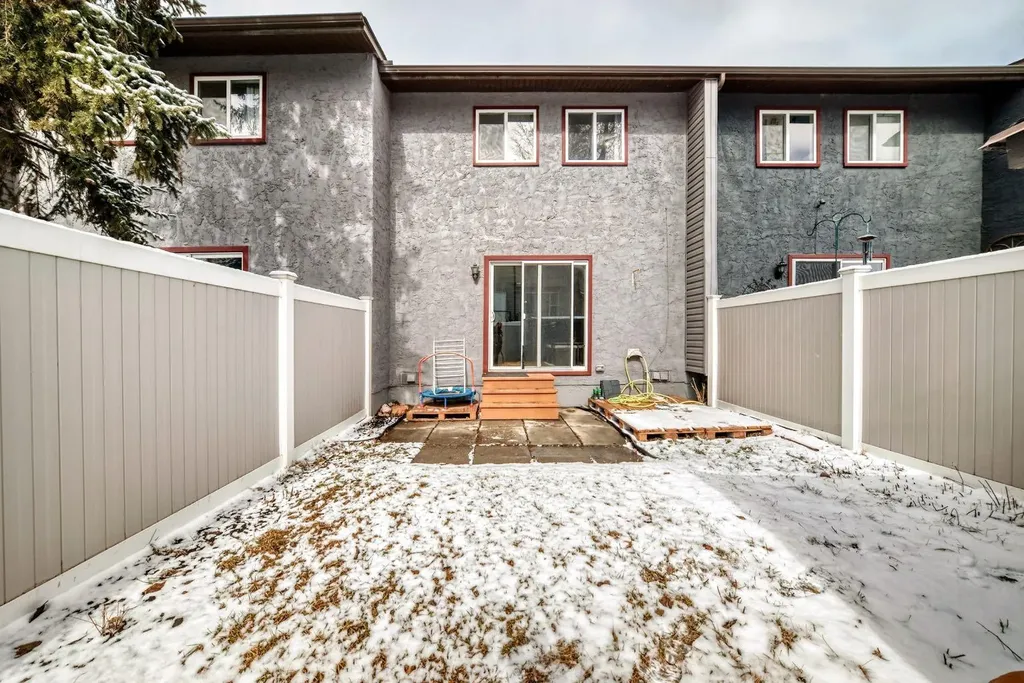 9930 Bonaventure Drive SE Calgary AB T2J 4L4