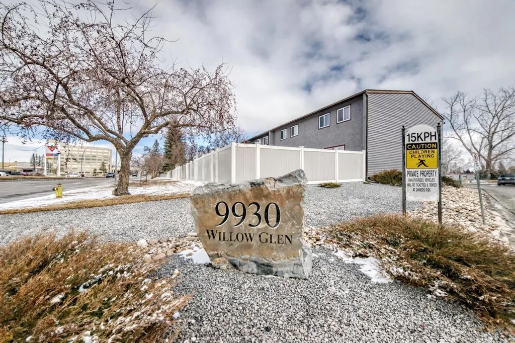 9930 Bonaventure Drive SE Calgary AB T2J 4L4