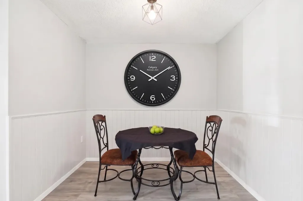 7828 20a Street SE Calgary AB T2C 1Y5