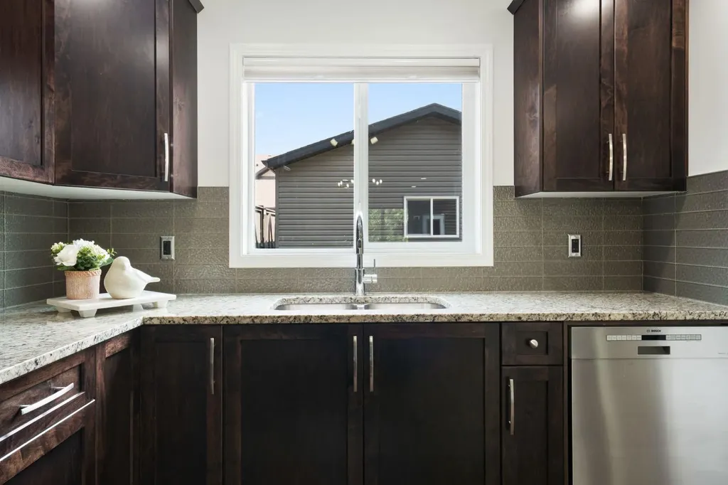 54 Legacy Common SE Calgary AB T2X0X9