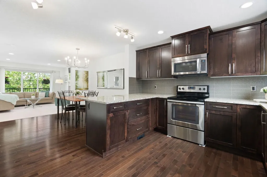 54 Legacy Common SE Calgary AB T2X0X9