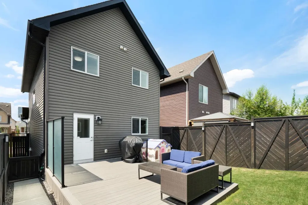 54 Legacy Common SE Calgary AB T2X0X9