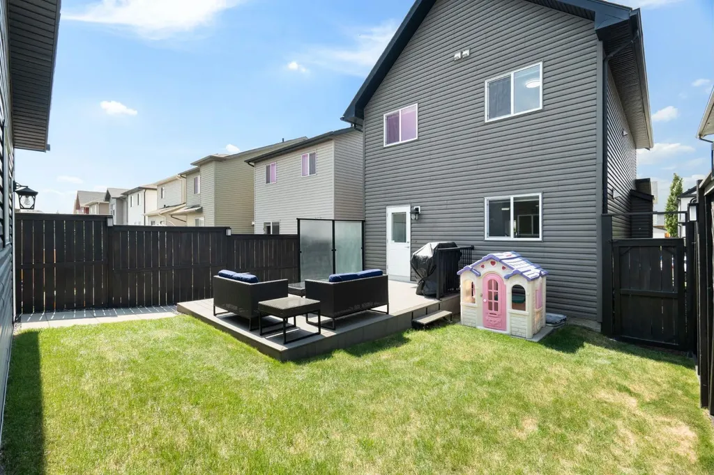 54 Legacy Common SE Calgary AB T2X0X9