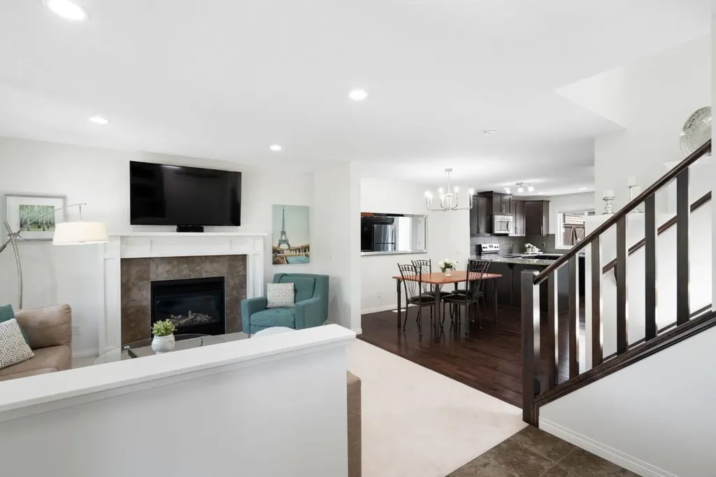 54 Legacy Common SE Calgary AB T2X0X9