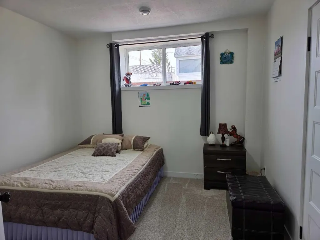 718 3 Avenue N Vauxhall AB T0K 2K0