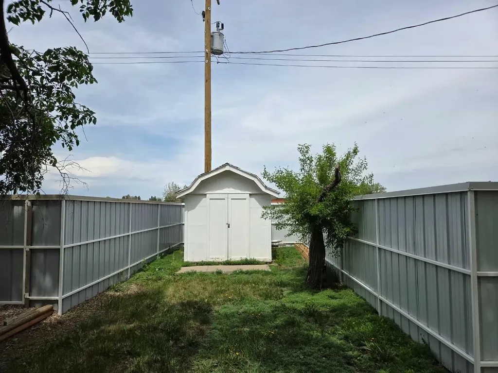 718 3 Avenue N Vauxhall AB T0K 2K0