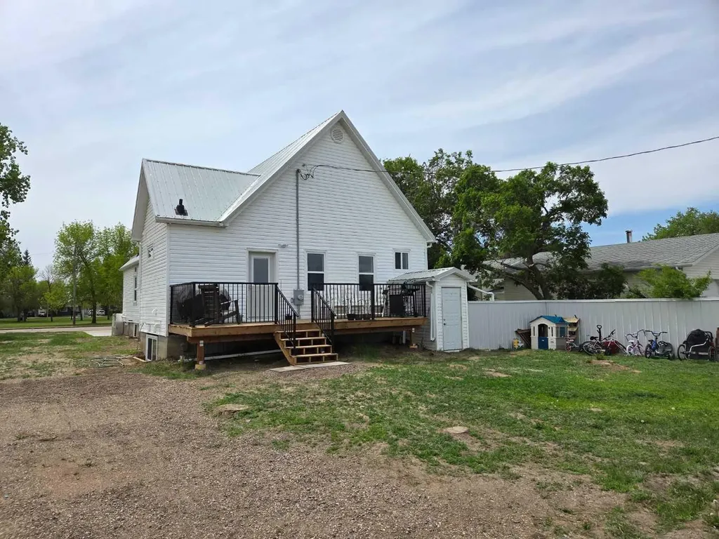 718 3 Avenue N Vauxhall AB T0K 2K0