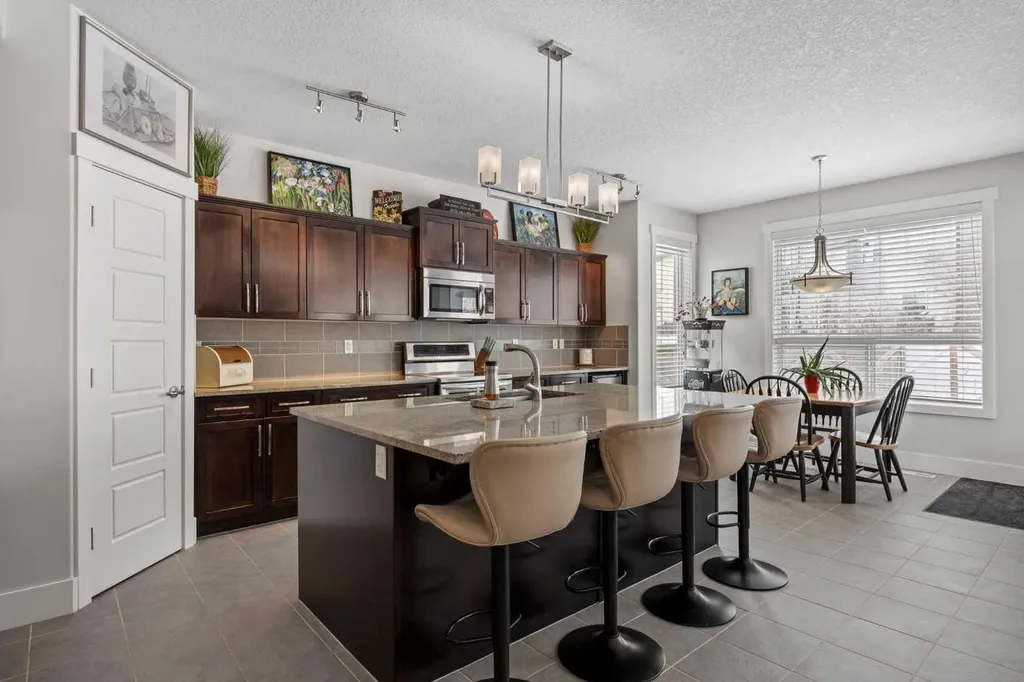 184 Magenta Crescent Chestermere AB T1X 0K9