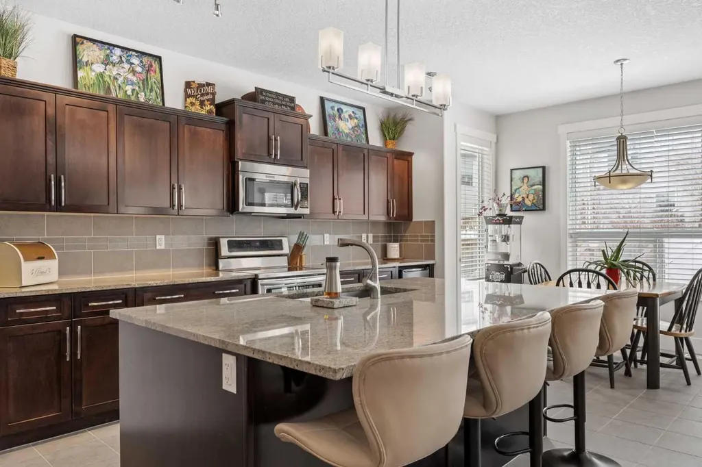 184 Magenta Crescent Chestermere AB T1X 0K9