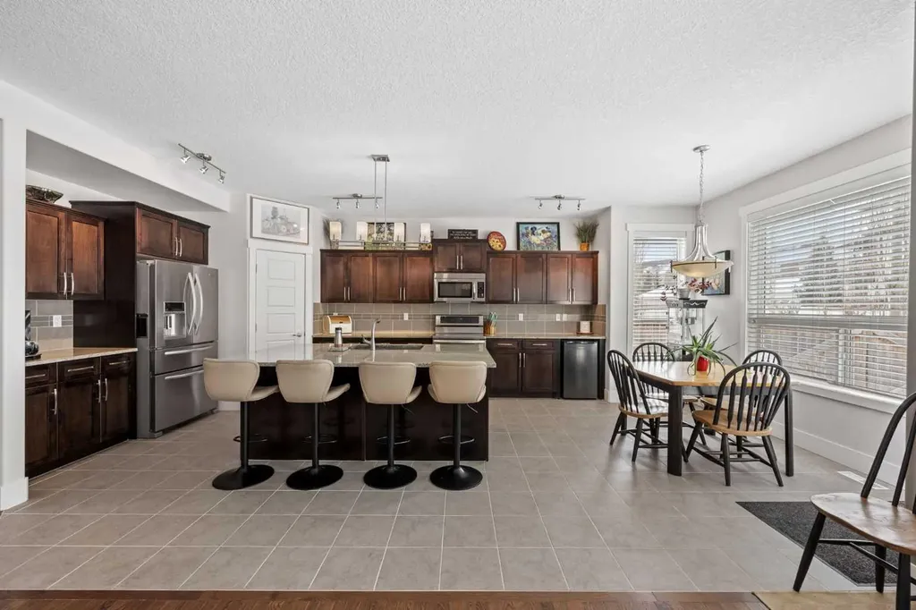 184 Magenta Crescent Chestermere AB T1X 0K9