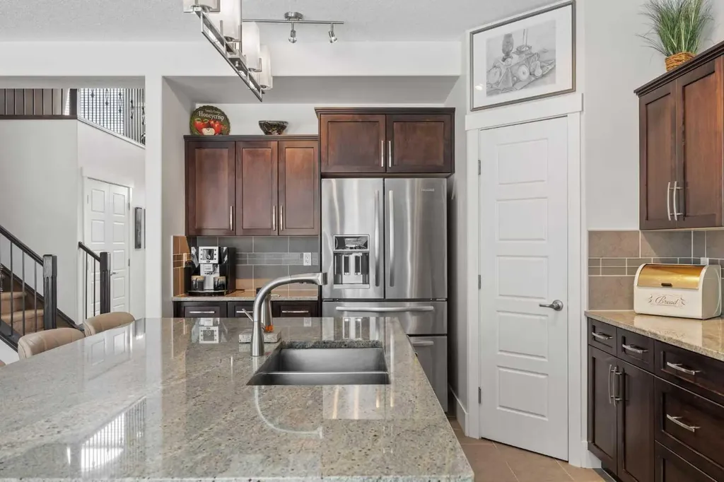 184 Magenta Crescent Chestermere AB T1X 0K9