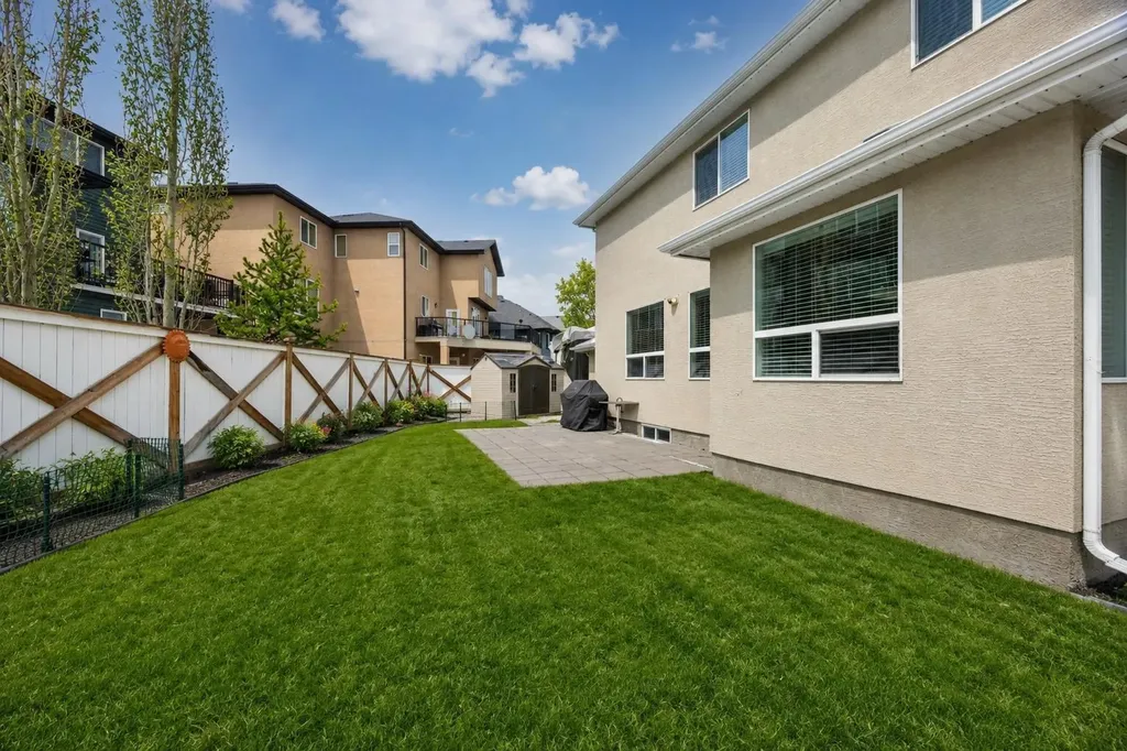 184 Magenta Crescent Chestermere AB T1X 0K9