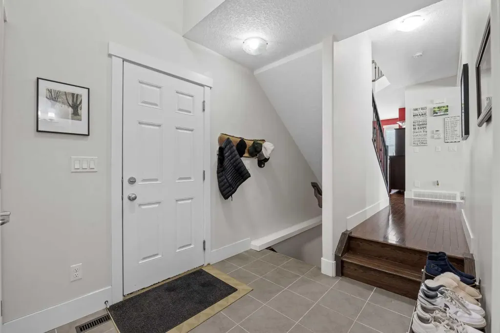 184 Magenta Crescent Chestermere AB T1X 0K9