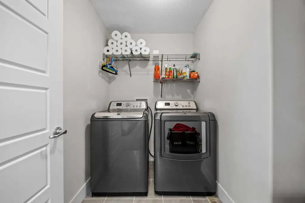 184 Magenta Crescent Chestermere AB T1X 0K9