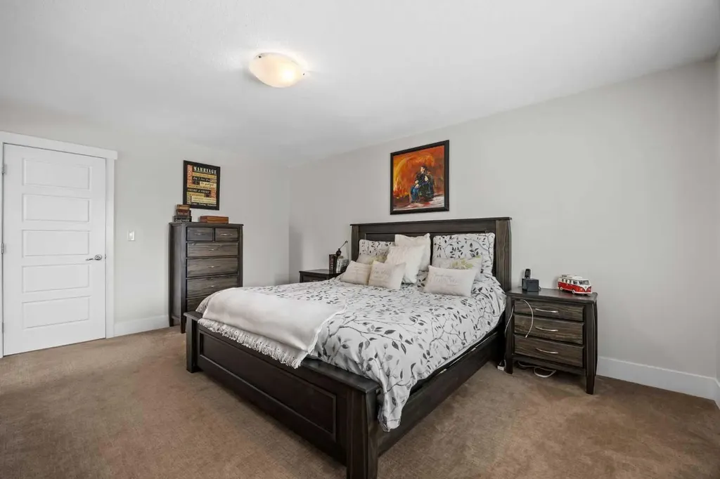 184 Magenta Crescent Chestermere AB T1X 0K9