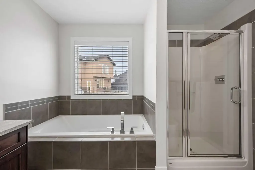 184 Magenta Crescent Chestermere AB T1X 0K9