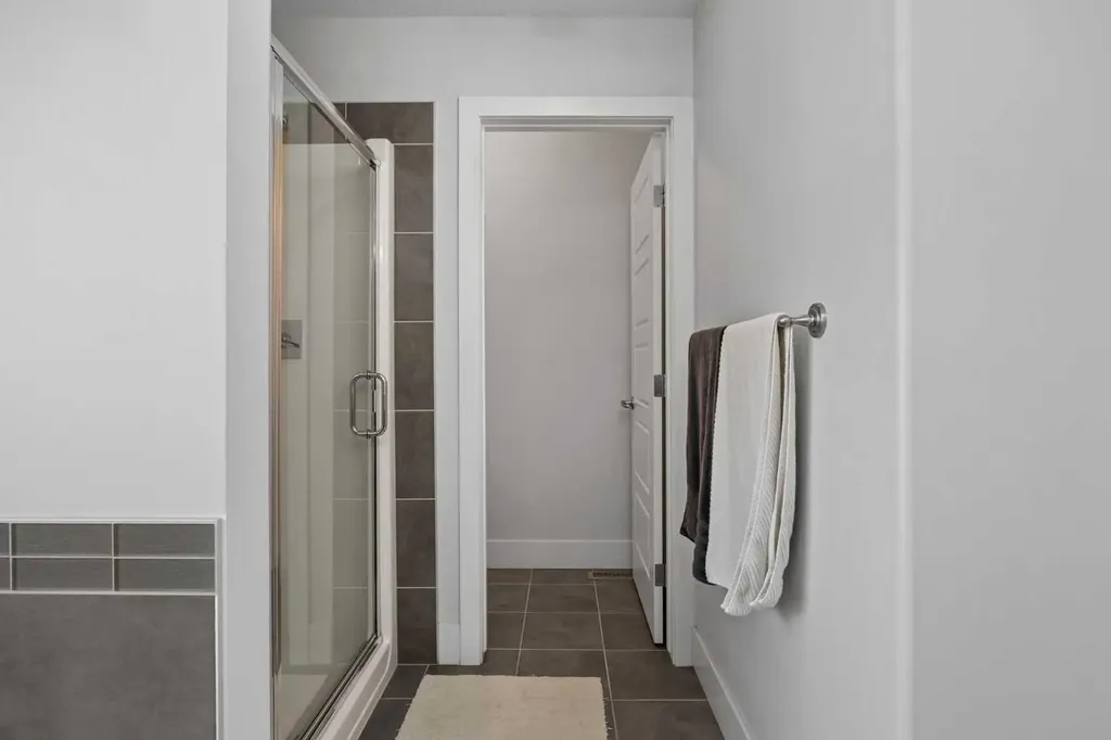 184 Magenta Crescent Chestermere AB T1X 0K9