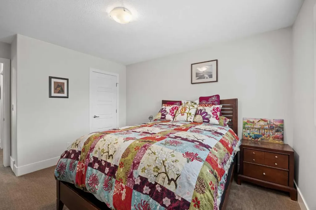 184 Magenta Crescent Chestermere AB T1X 0K9