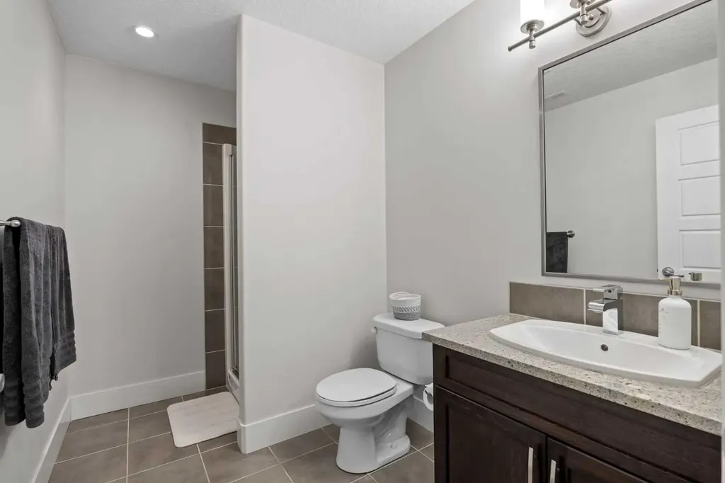 184 Magenta Crescent Chestermere AB T1X 0K9