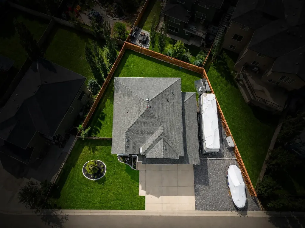 184 Magenta Crescent Chestermere AB T1X 0K9