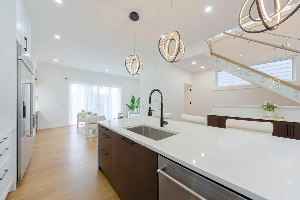 5003 21 Avenue NW Calgary AB T3B 0X3