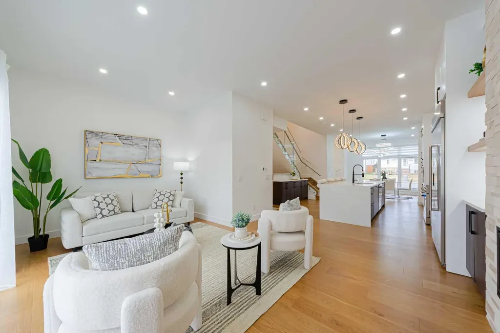 5003 21 Avenue NW Calgary AB T3B 0X3