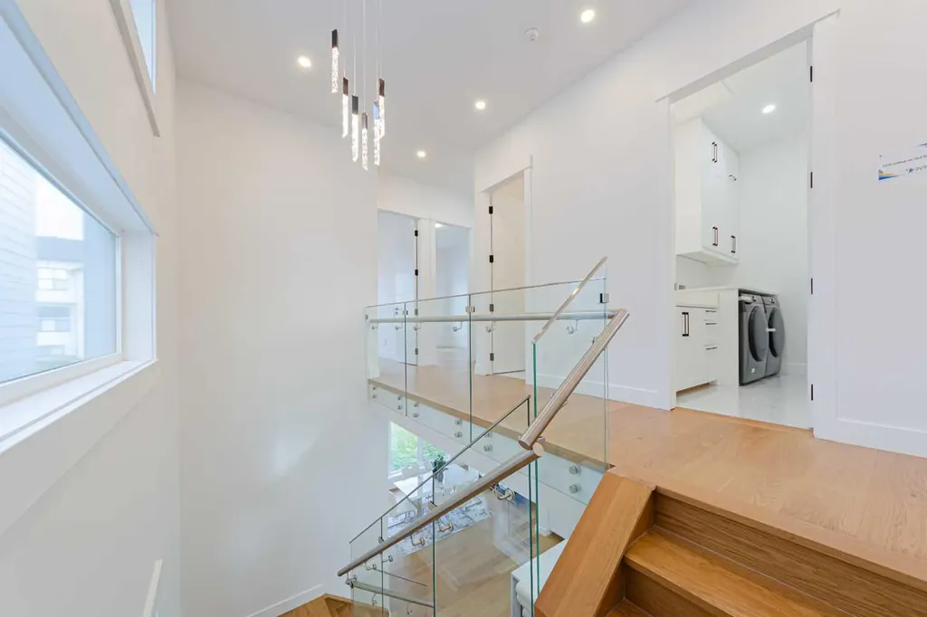 5003 21 Avenue NW Calgary AB T3B 0X3