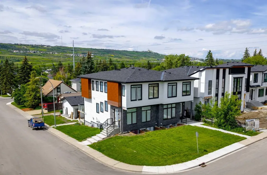 5003 21 Avenue NW Calgary AB T3B 0X3