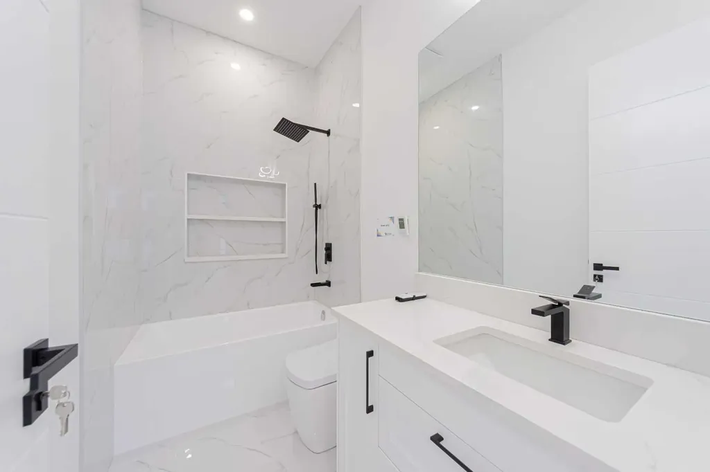 5003 21 Avenue NW Calgary AB T3B 0X3