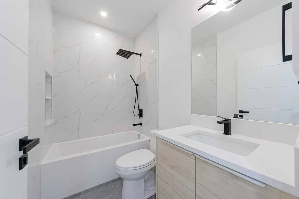 5003 21 Avenue NW Calgary AB T3B 0X3
