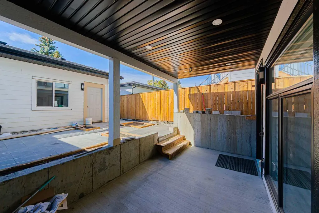 5003 21 Avenue NW Calgary AB T3B 0X3