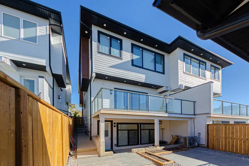 5003 21 Avenue NW Calgary AB T3B 0X3