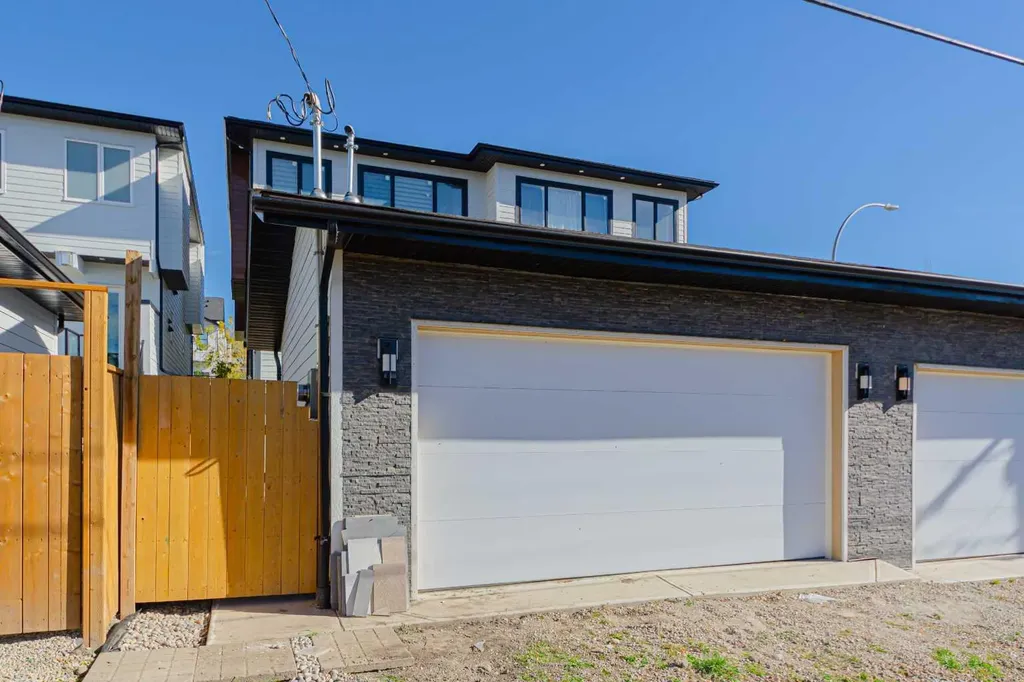 5003 21 Avenue NW Calgary AB T3B 0X3