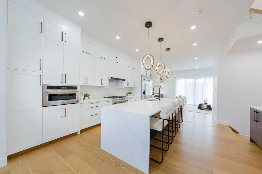 5003 21 Avenue NW Calgary AB T3B 0X3