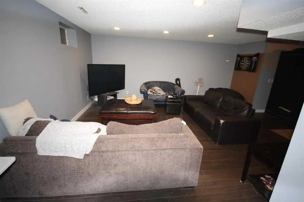 3824 Brantford Drive NW Calgary AB T2L 1H9