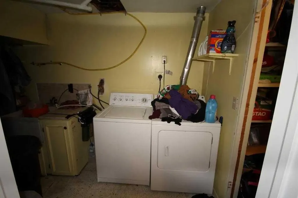 3824 Brantford Drive NW Calgary AB T2L 1H9